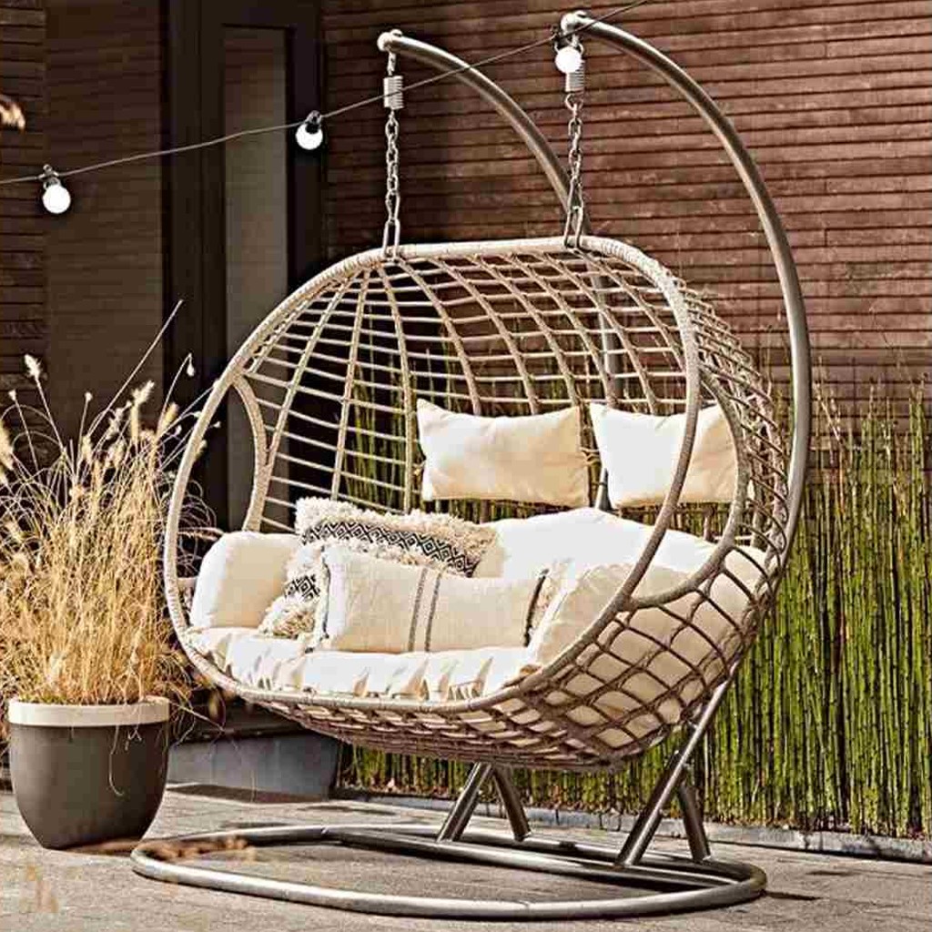 Single Hanging Chair Plastic Rattan - Brown مرجيحة راتان أنيقة ومريحة – تصميم عصري وجودة عالية من Shamasy - الصورة 1