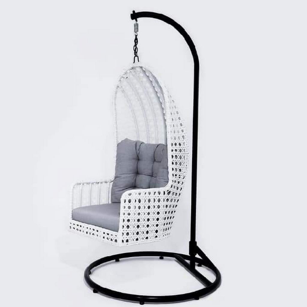 Single Hanging Rattan Chair - Multicolored كرسي مرجيحه معلق من الرتان متعدد الألوان بتصميم عصري ومريح - الصورة 1