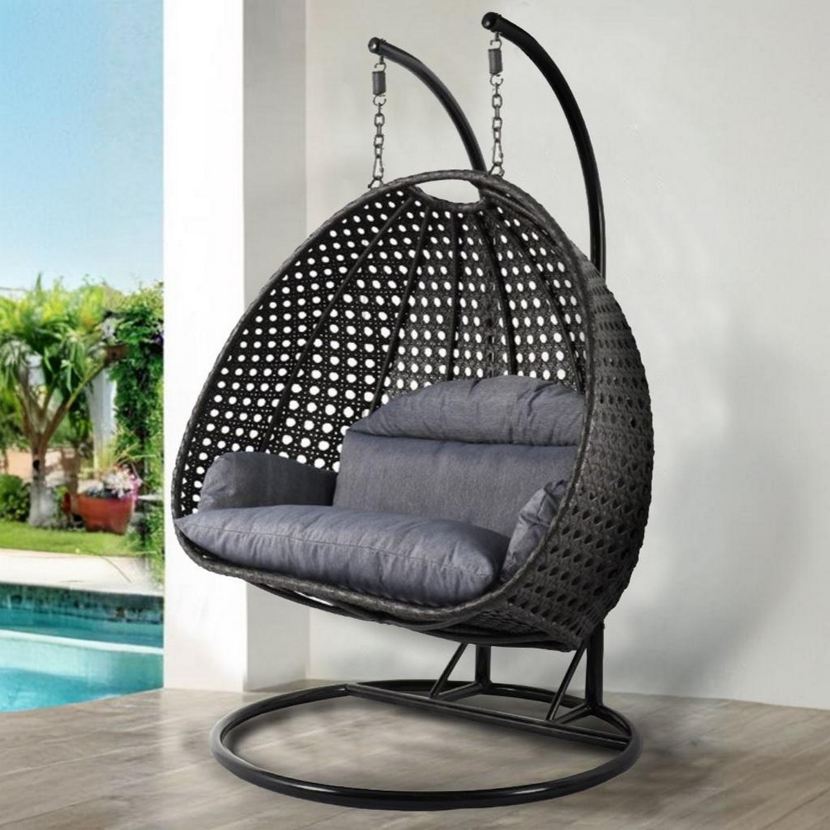 Two-person swing made of iron and rattan - Black مرجيحة للكبار للبيع من المعدن والرتان الطبيعي – فخامة وراحة من Shamasy - الصورة 1