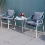 كراسي سفرة مودرن بأحبال تركواز وتصميم معدني راقٍ