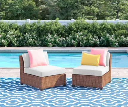 كراسي حديقة VIP رتان بني فاتح مع قماش أوف وايت