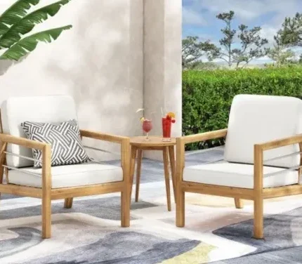 كراسي حدائق خشب موسكي مع ترابيزة دائرية وقماش واتر بروف