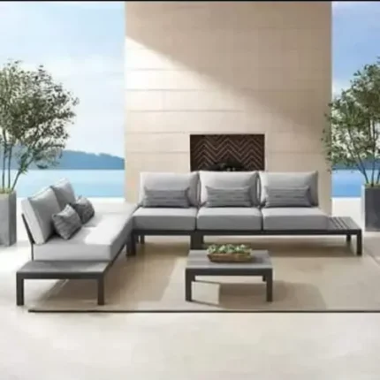 ركنه حديد 220x220 سم | أثاث معدني رمادي فاتح مع كوشنز ملونة