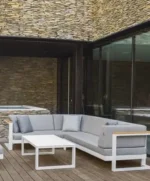 جلسات خارجية مودرن استيل وخشب طبيعي – أثاث خارجي مقاوم للصدأ وتصميم أنيق