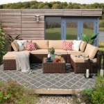 جلسات خارجية للمنازل من الرتان البني بتصميم بيج أنيق | اثاث خارجي مودرن
